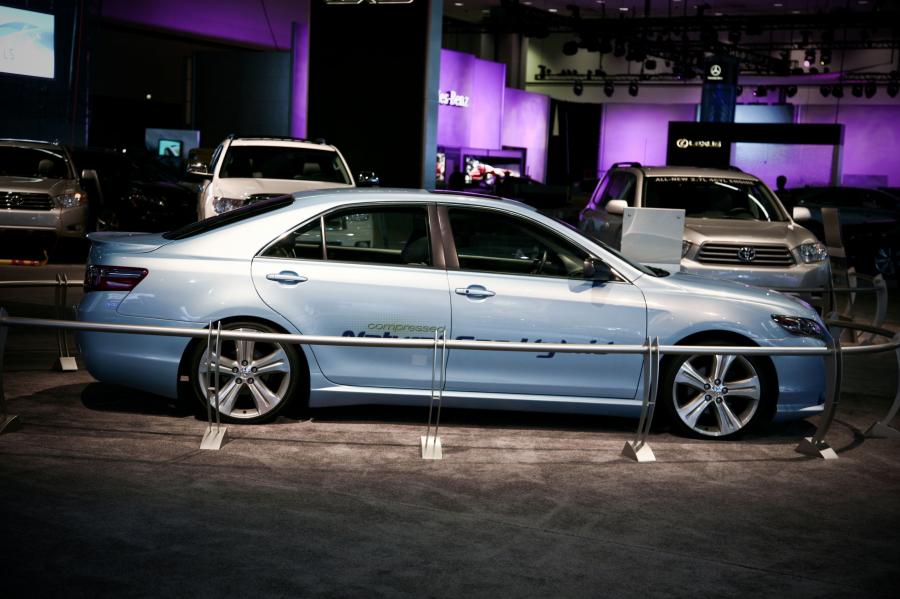  Toyota Camry CNG Hybrid Concept 2008 года  (фото 14 из 34)